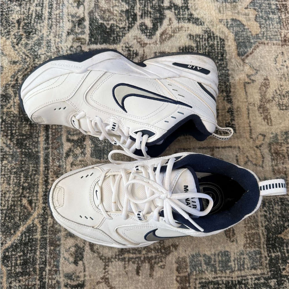 Nike Air Monarch